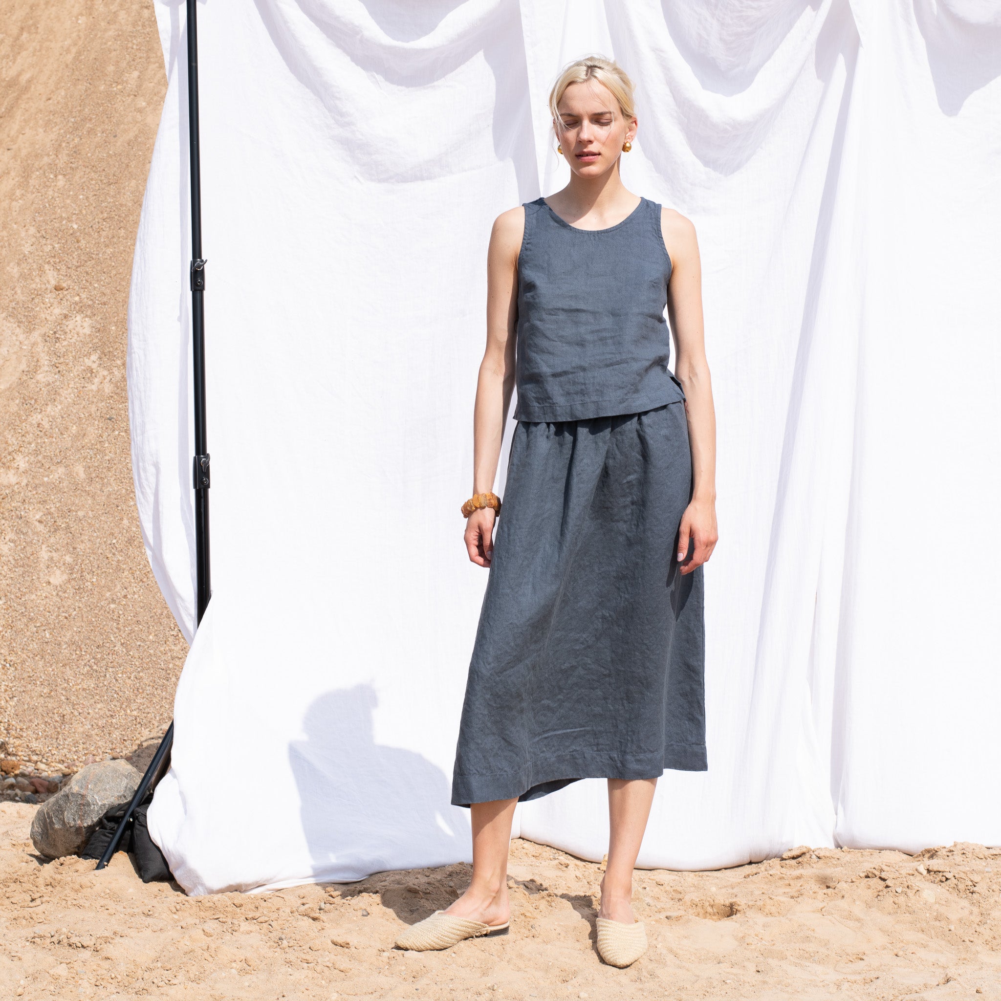 Grey shop linen skirt