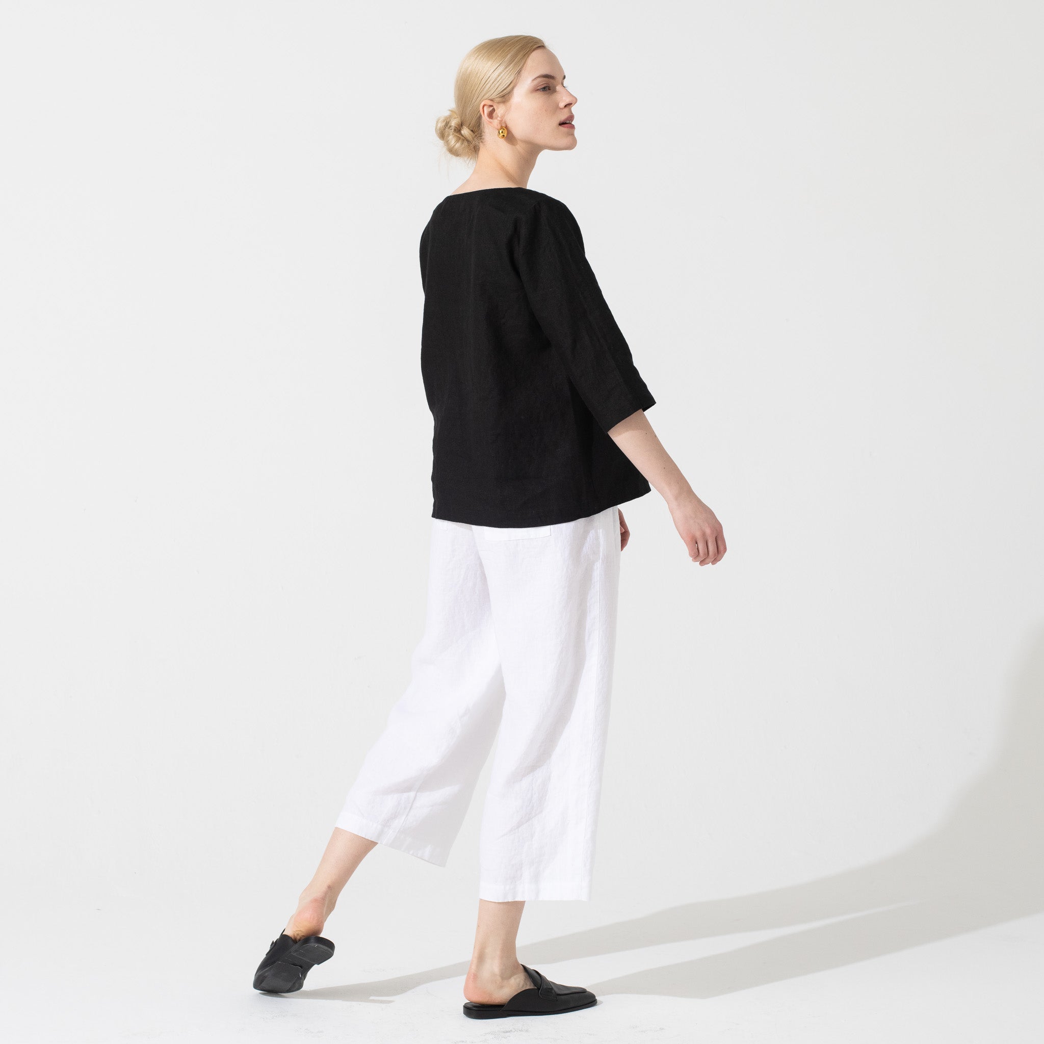 R: January loose linen top in Black