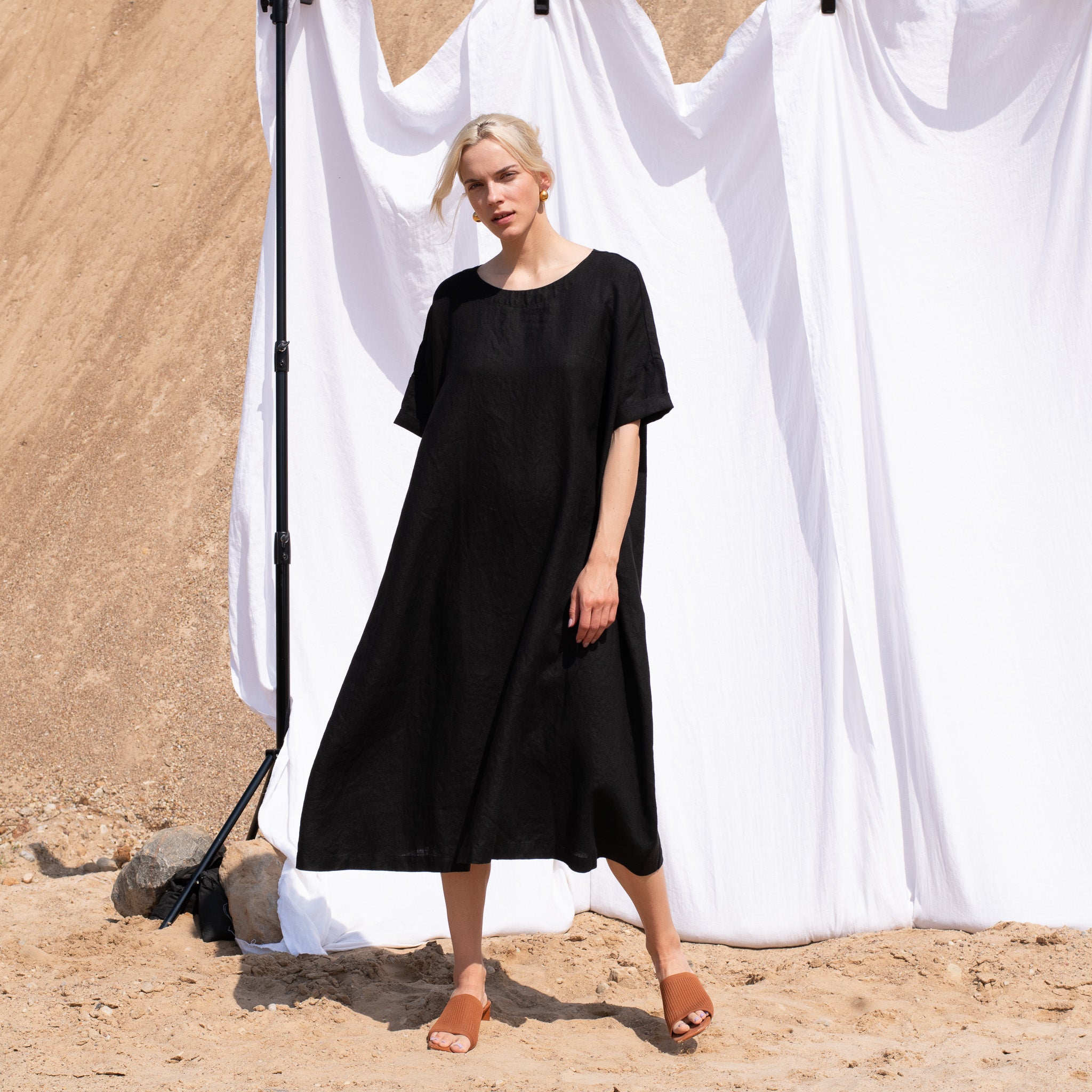 RENNES-2 oversized linen dress in BLACK