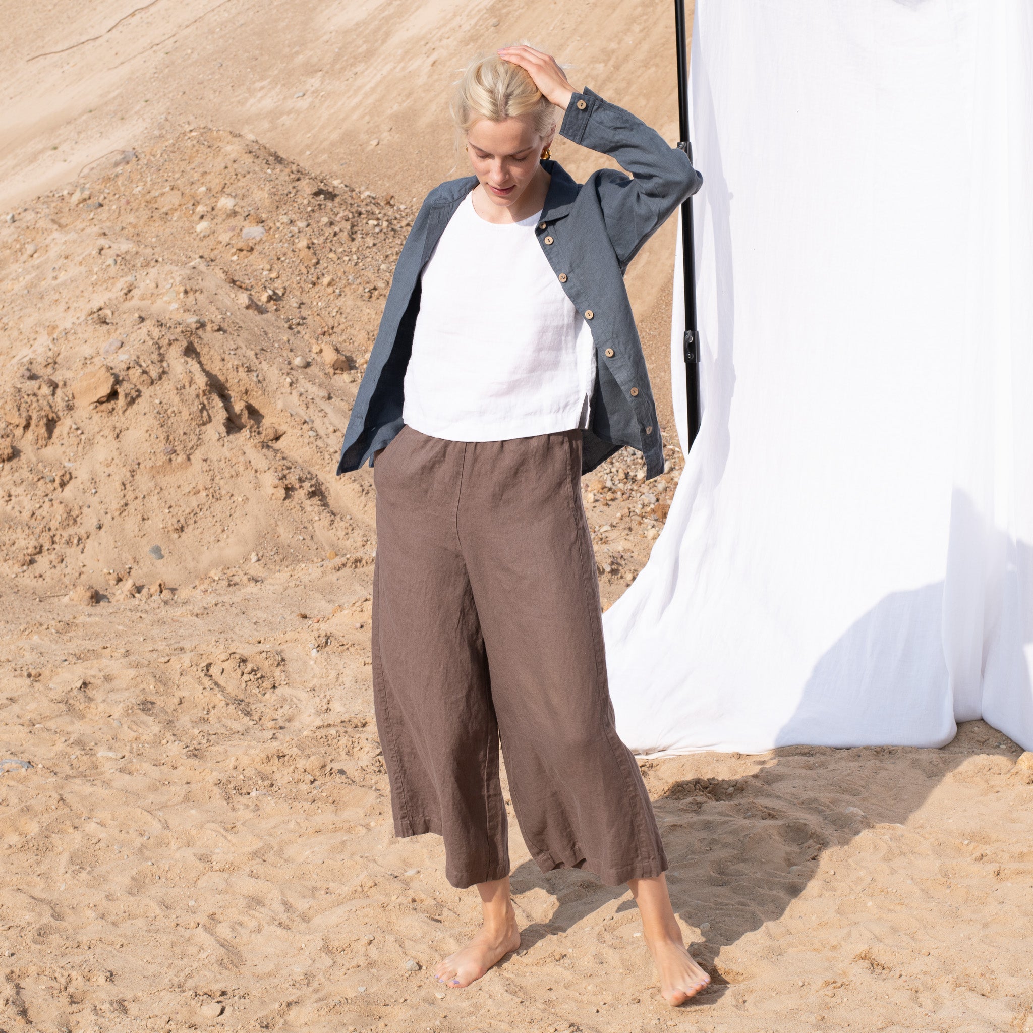 R: Maxi WELS wide leg linen pants in Chocolate
