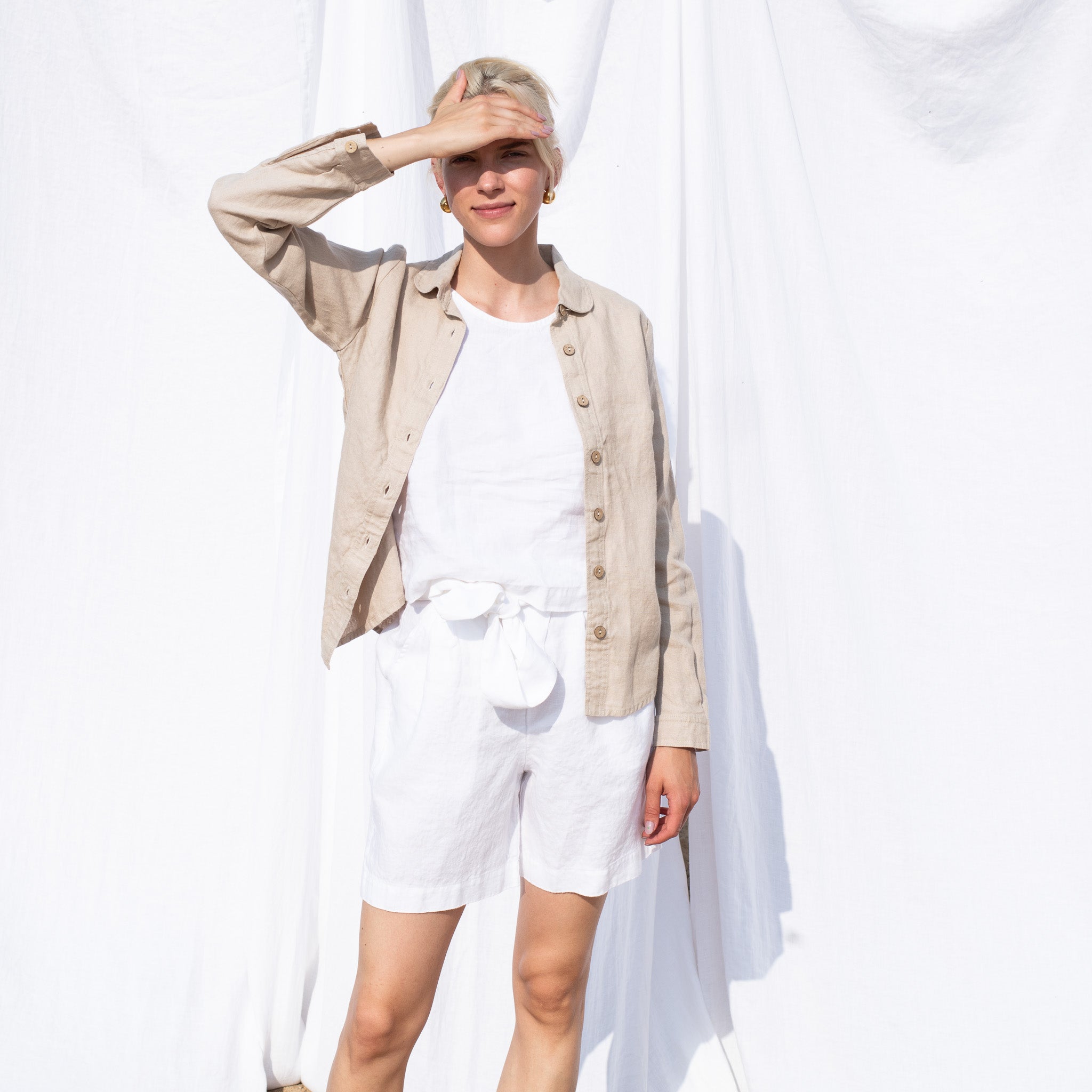 R: ANTIBES pleated linen shorts in White