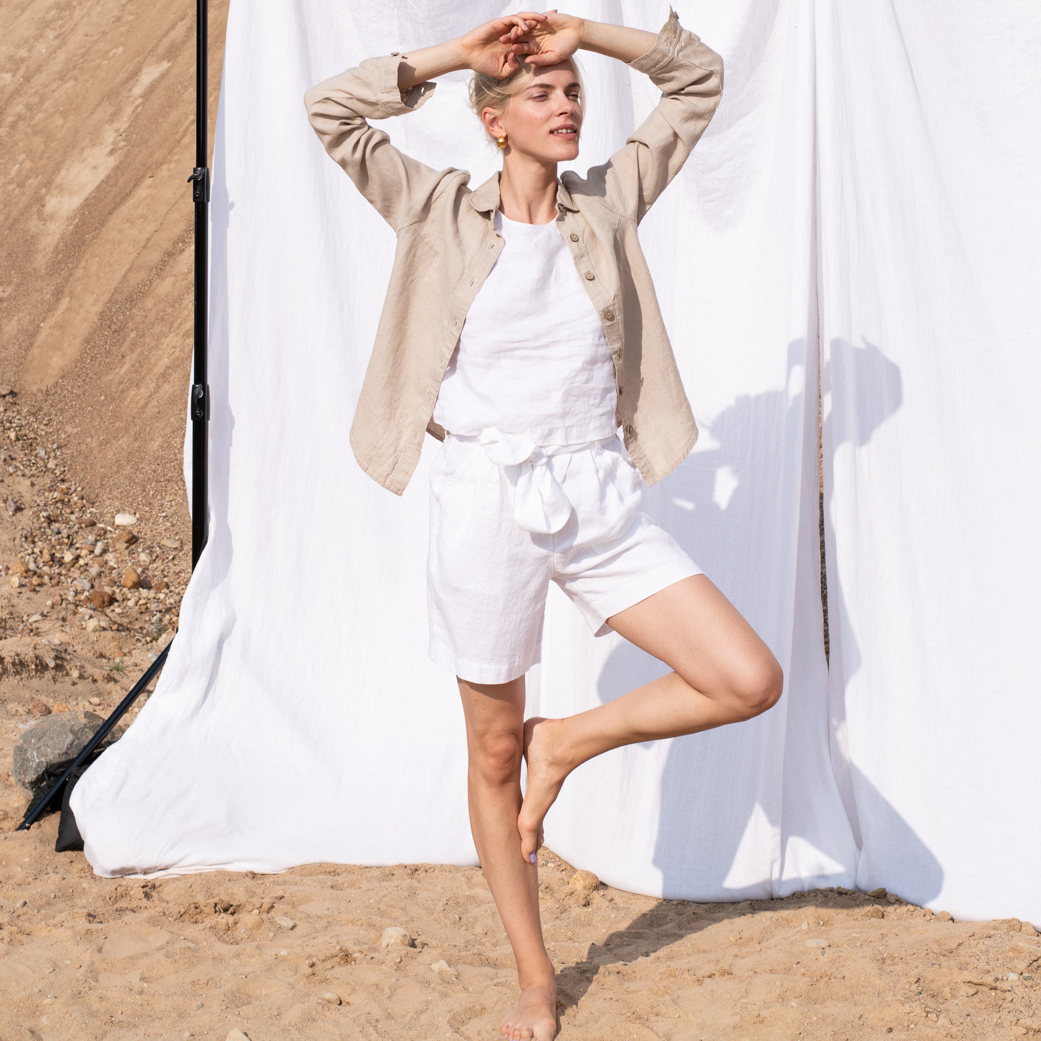ANTIBES pleated linen shorts in White