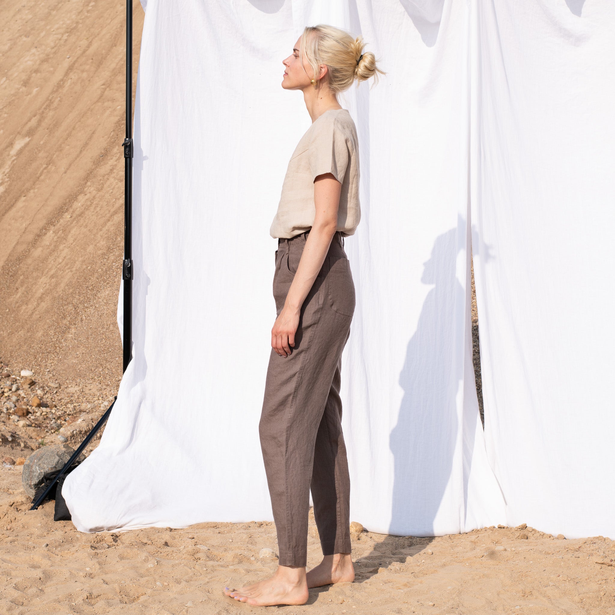DAMME high-waisted pleated front linen pants in Chocolate