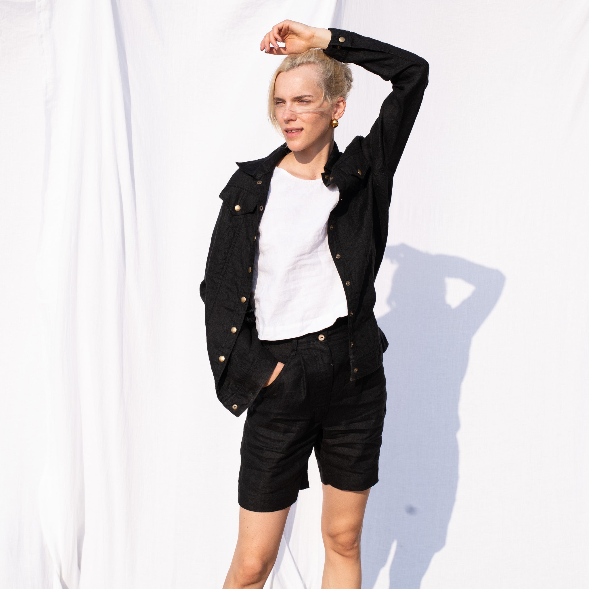 PORTOFINO high-waisted pleated front linen SHORTS in Black