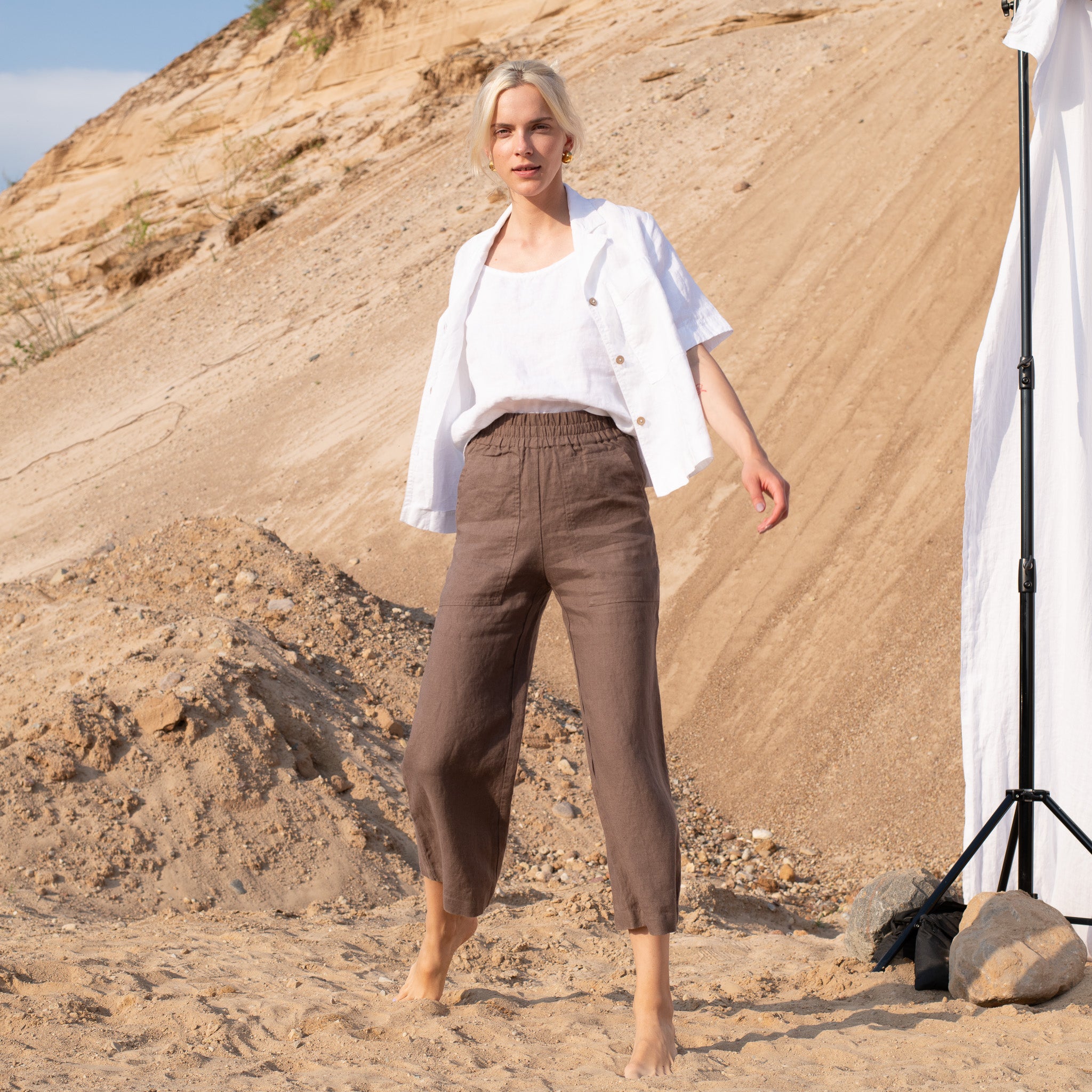 PUGLIA fitted linen pants in Chocolate