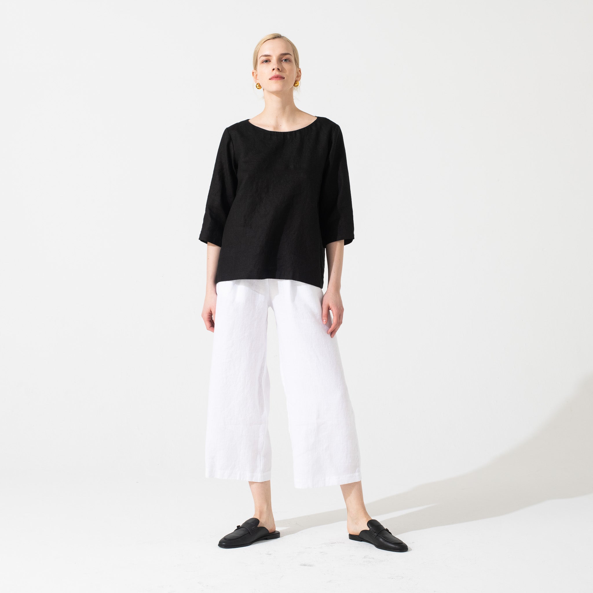 January loose linen top in Black