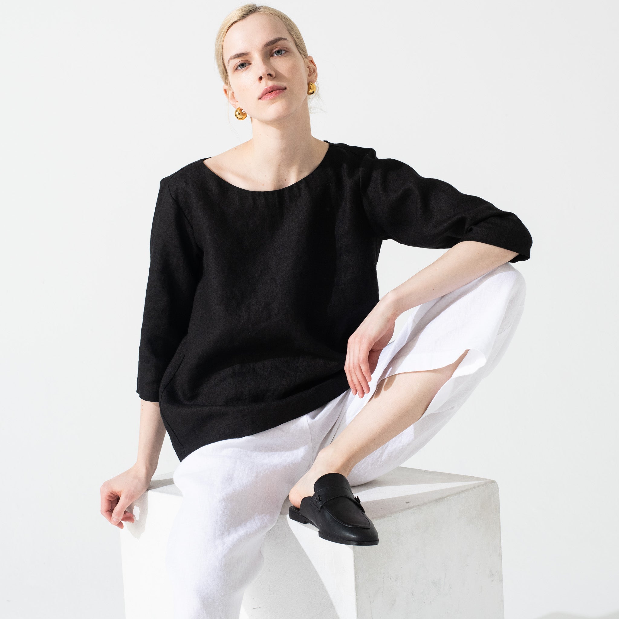 January loose linen top in Black