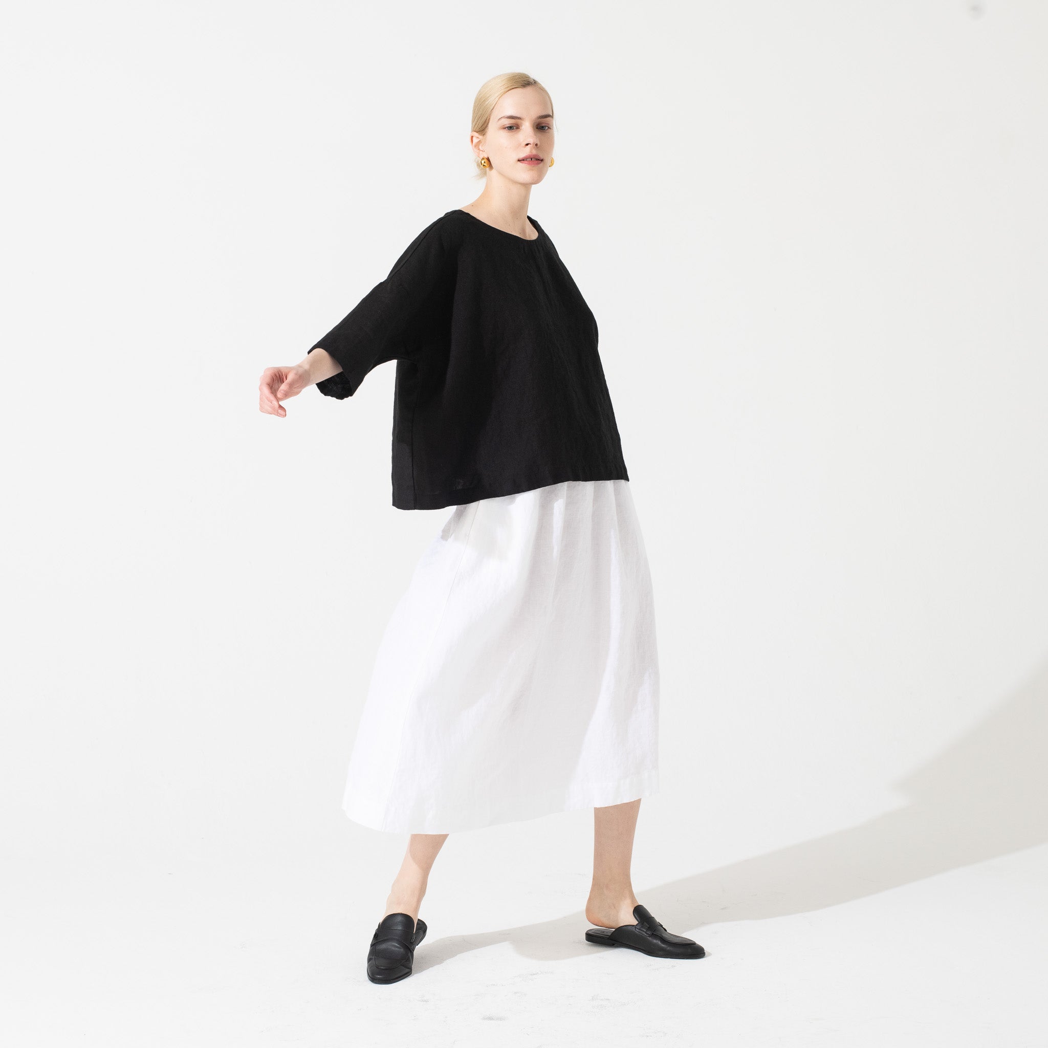 SION gathered linen skirt in White